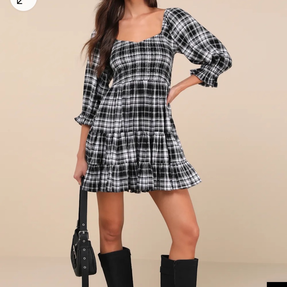 *NWT* Lulu’s Plaid Puff Sleeve Tiered Mini Dress